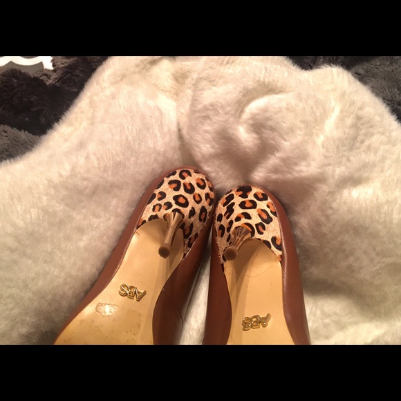 A.B.S. Allen Brown Schwartz Pumps - Picture 7 of 7